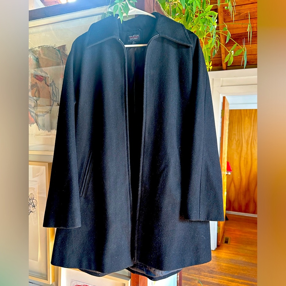Halston “A line” black coat, vintage wool blend, zip front size 10